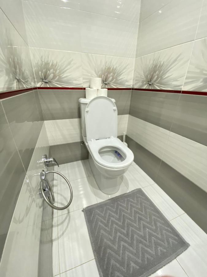 Two Bedroom Large Apartment In 基希讷乌 外观 照片