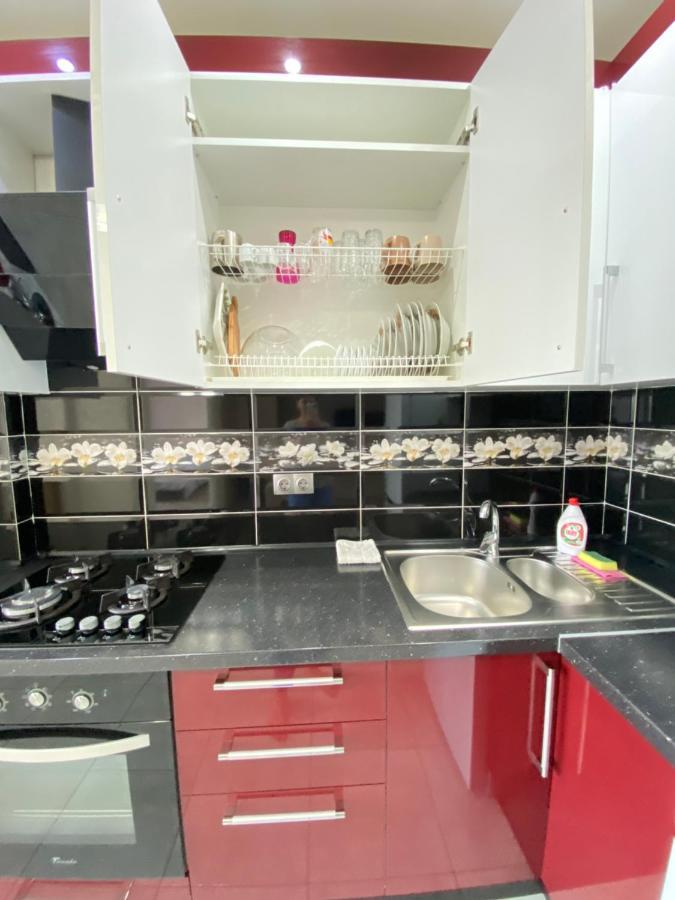 Two Bedroom Large Apartment In 基希讷乌 外观 照片