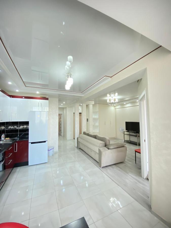 Two Bedroom Large Apartment In 基希讷乌 外观 照片